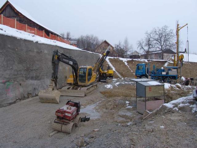 VOLVO_EC140_1_.jpg