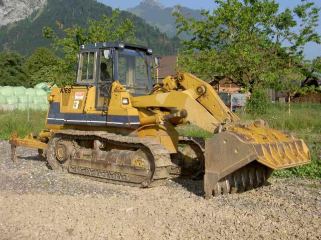 KOMATSU_D66S_1__1.jpg