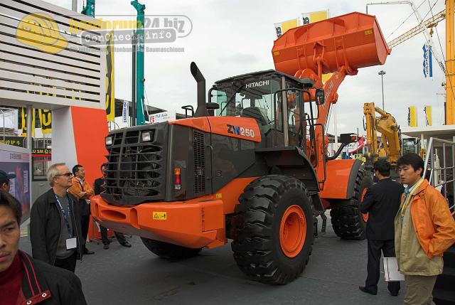 bauma_shanghai_06_hitachi15.jpg