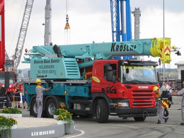 Scania_P_340___Liebherr_Teleskopaufbaukran_tcm125_152585.jpg