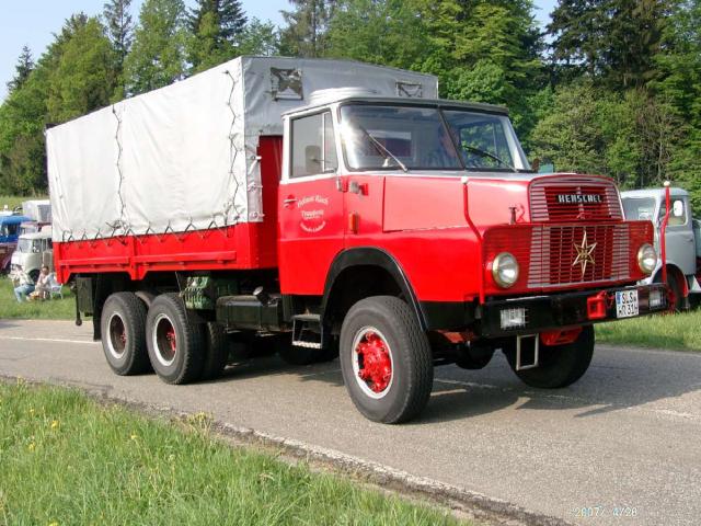 Henschel_6x6.JPG