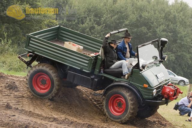 schleppertreffen_venner_berg_2007_unimog_001.jpg