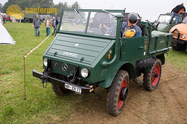 schleppertreffen_venner_berg_2007_unimog_019.jpg