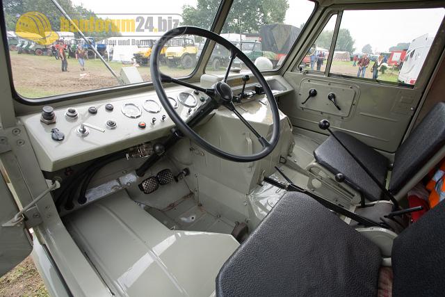 schleppertreffen_venner_berg_2007_unimog_033.jpg