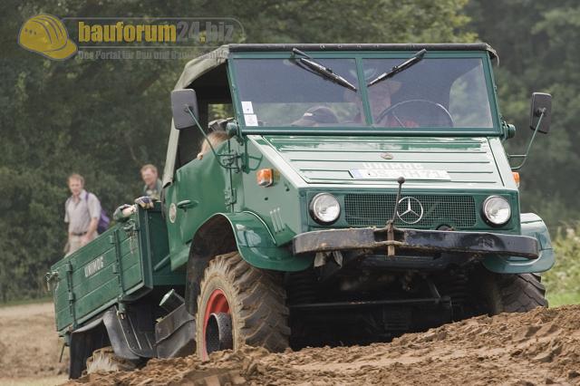 schleppertreffen_venner_berg_2007_unimog_002.jpg