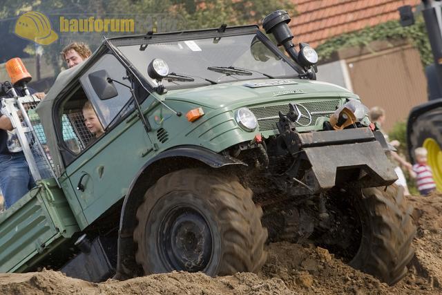 schleppertreffen_venner_berg_2007_unimog_005.jpg