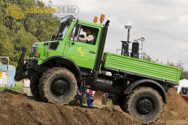 schleppertreffen_venner_berg_2007_unimog_004.jpg