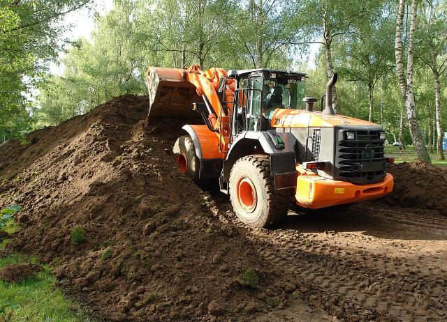 hitachi_kiesel_zaxis_wildparkstadion_03.jpg