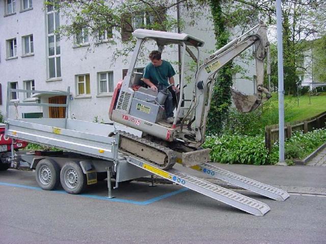 Bagger_aufladen_2.jpg