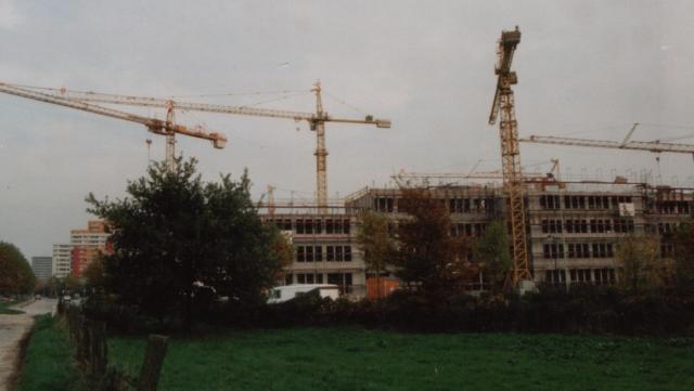 Ratingen___Berliner_Stra_e_1988___Relexa_Hotel_im_Bau.jpg