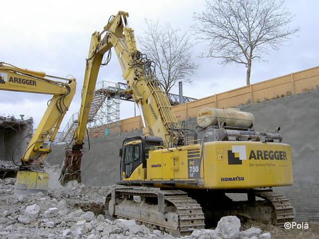 KOMATSU_PC750LC__7_.jpg