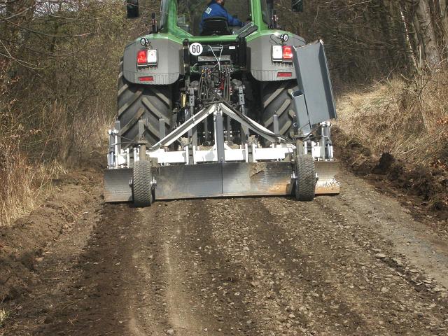 stehr_gravel_road_finisher_03.jpg