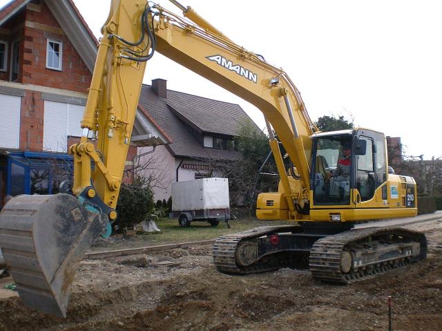 komatsu_pc210lc_8.jpg