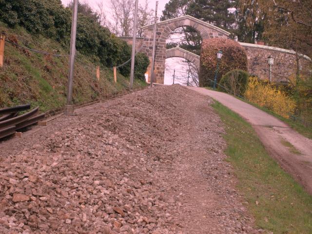 Hafenkrane_und_P_stlingbergbahn_016.jpg