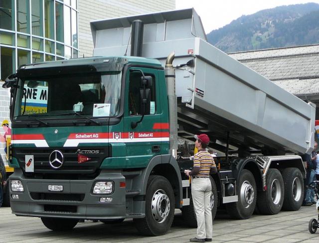 Mercedes_Actros_5_Achser_1.JPG