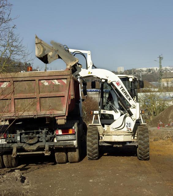 terex_schaeff_schwenklader_tls70s_01.jpg