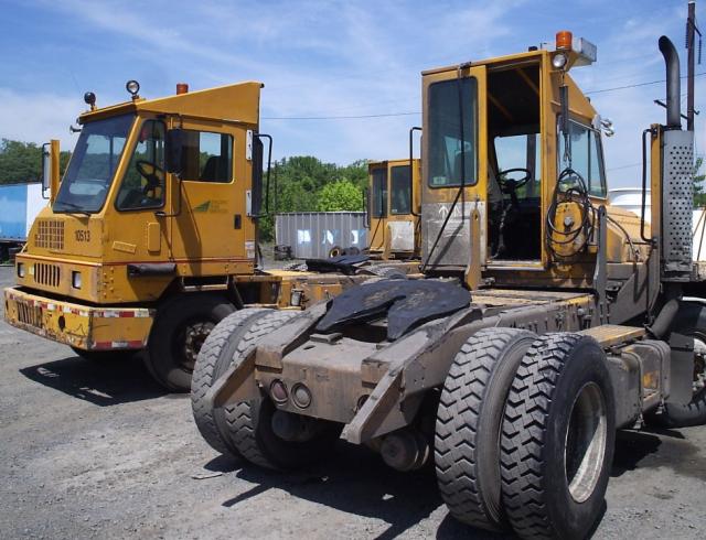 05_29_08_yard_trucks_001.jpg