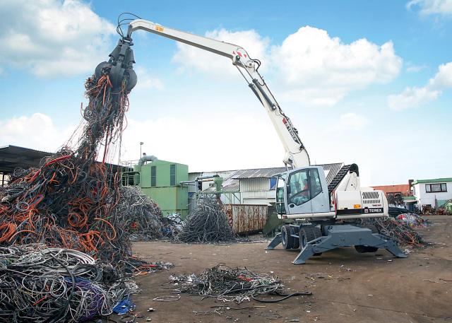 terex_umschlagmaschinen_kabelrecycling_02.jpg