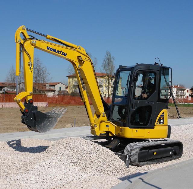 komatsu_pc45mr_3_01.jpg