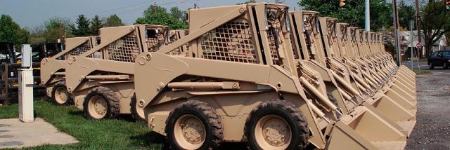 new_holland_army_skid_steers_02.jpg