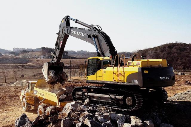 volvo_ec700c_01.jpg