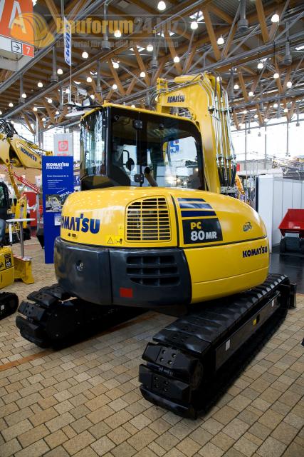 komatsu_04.jpg