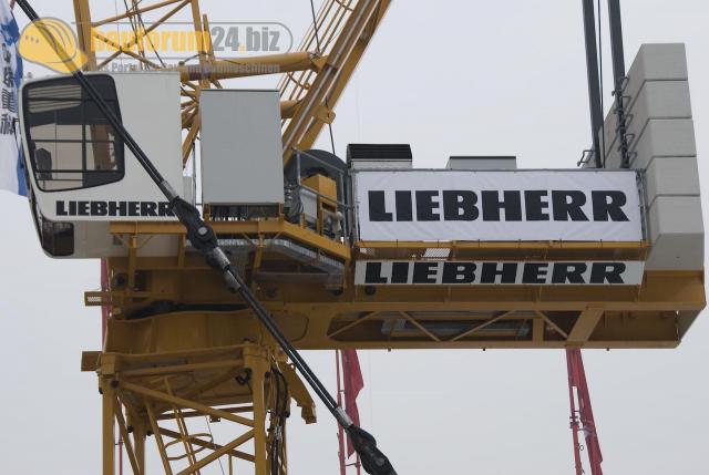 bauma_china_2008_liebherr_13.jpg