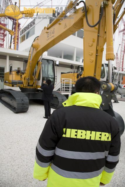 bauma_china_2008_liebherr_15.jpg