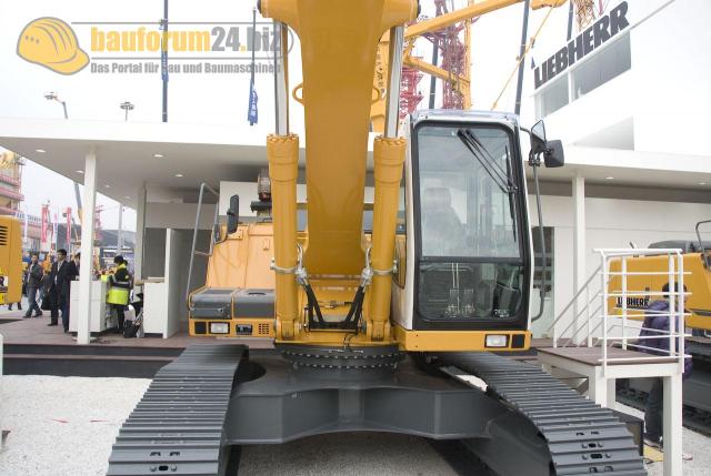 bauma_china_2008_liebherr_16.jpg