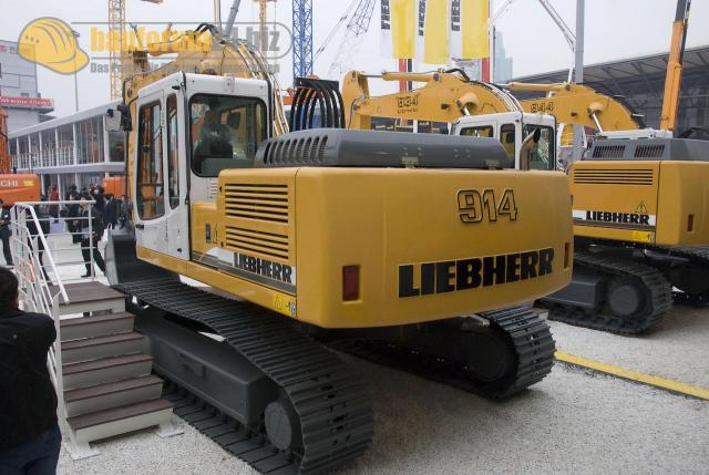 bauma_china_2008_liebherr_17.jpg