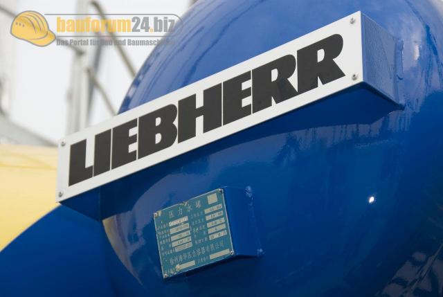 bauma_china_2008_liebherr_28.jpg