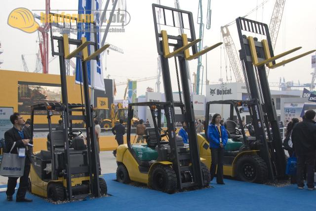 bauma_china_2008_komatsu_03.jpg