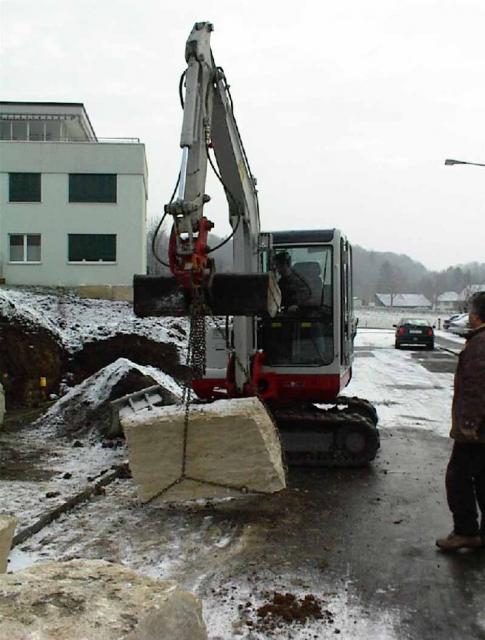 Bagger_TB_145_Steine_versetzen_5.jpg