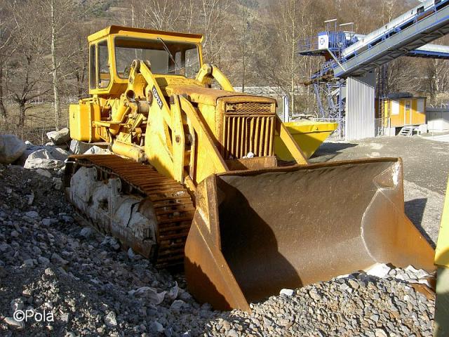 KOMATSU_D75__6_.jpg