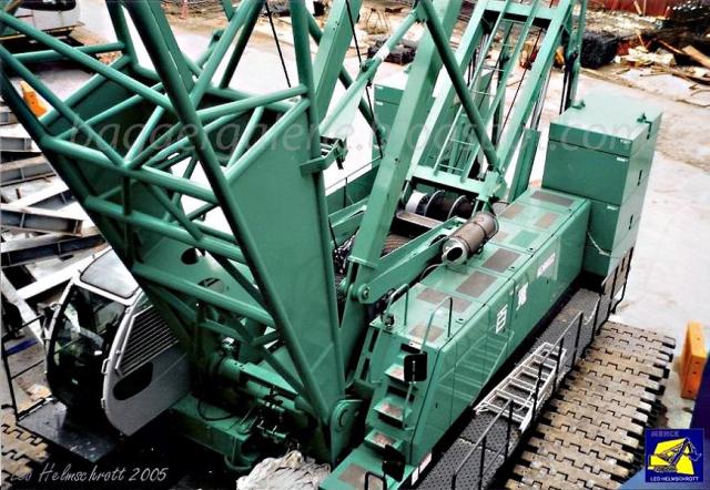 Kobelco_CKE2500_1.2.jpg