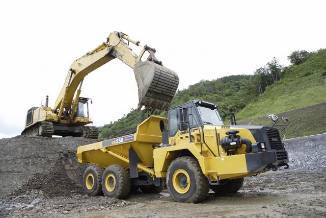 komatsu_hm250_2_01.jpg