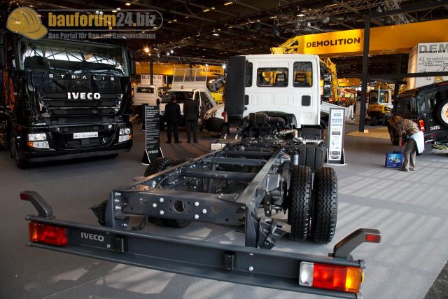 intermat_2009_iveco_astra_01.jpg