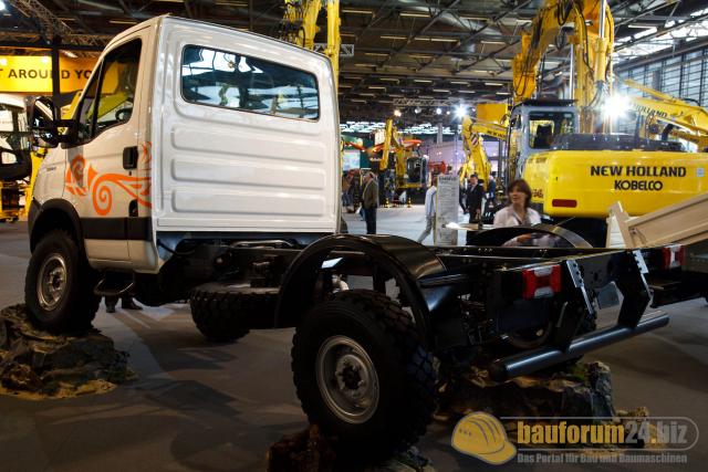 intermat_2009_iveco_astra_06.jpg