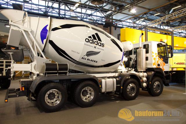 intermat_2009_iveco_astra_08.jpg