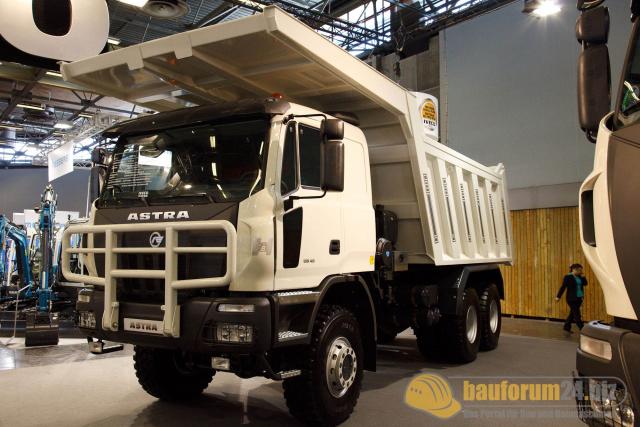 intermat_2009_iveco_astra_12.jpg