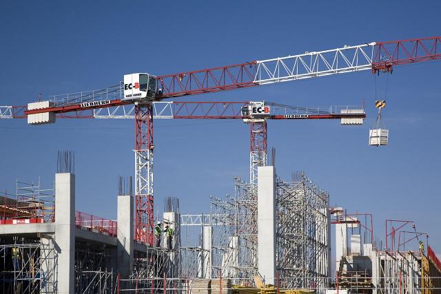 liebherr_ec_b_krane_pamplona_01.jpg