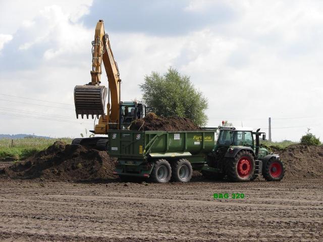 fendt___cat_323_d.JPG