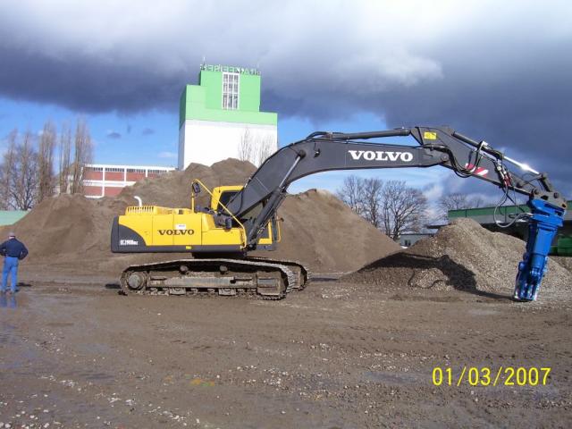 volvo_ec290nbc02.jpg