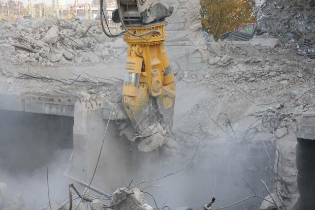 CC_6000_in_industrial_demolition.jpg