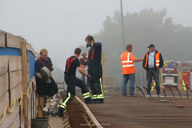 _Schellenbergbr_cke__14._August_2010___Feuerwehr_sp_lt_Bewehrung____18_.jpg