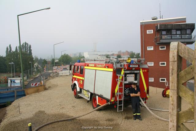 _Schellenbergbr_cke__14._August_2010___Feuerwehr_sp_lt_Bewehrung____27_.jpg