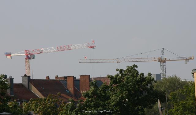 _Liebherr_34_K_am_Bahnhof__Potain_MDT__Zeppelin_125__1_.jpg