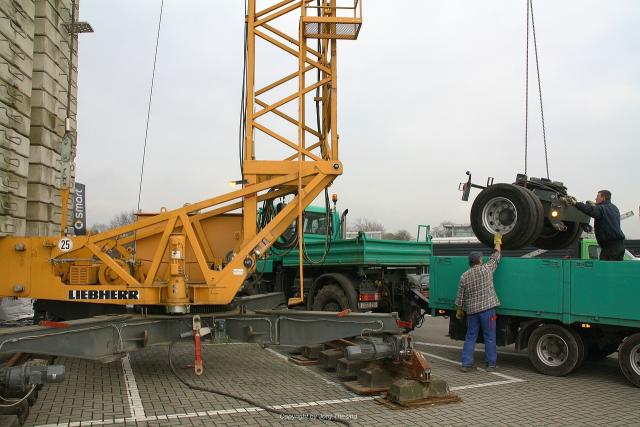 _Liebherr_71_K_bei_Beresa_26._November_2010_080.jpg