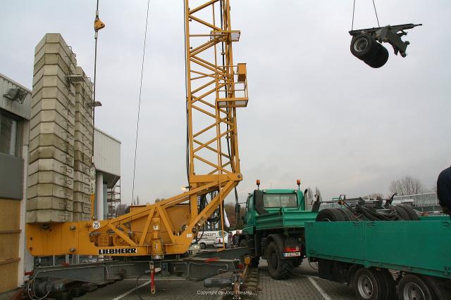 _Liebherr_71_K_bei_Beresa_26._November_2010_081.jpg