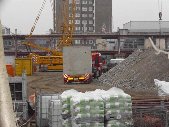 Hochbau_04__erster_Betonpfeiler.JPG